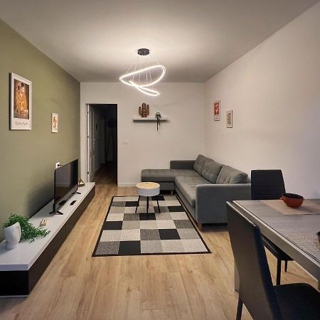 New Bazaar Cane Apartment 3 Tirana Exterior foto